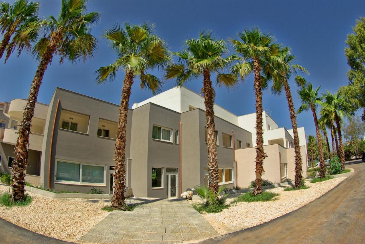 Futura Club Spiagge Bianche Hotel Fontane Bianche Exterior photo